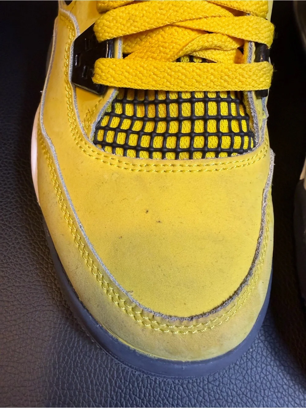 Nike Jordan 4 Retro Lightning Tour Yellow GS 6Y (Women’s Sz. 7.5)408452-700